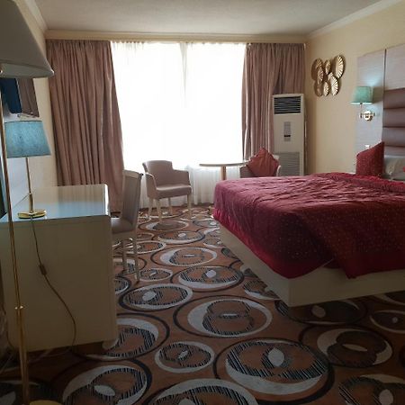 Отель Nicon Luxury Абуджа Экстерьер фото