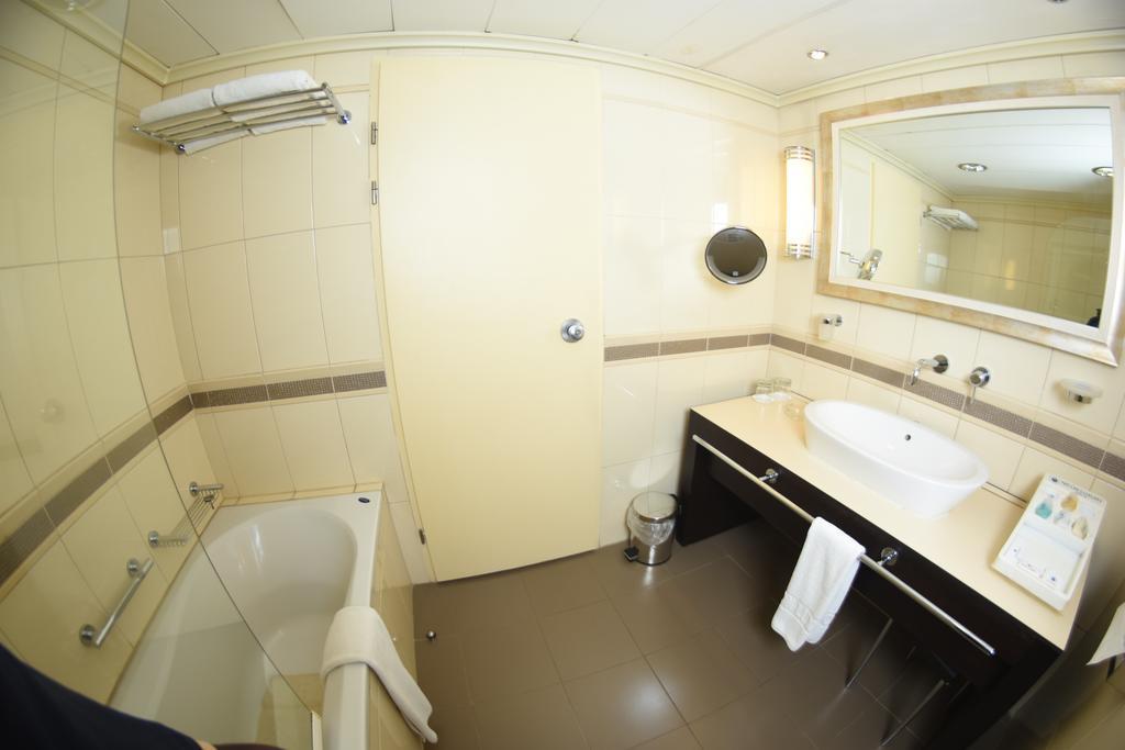 Отель Nicon Luxury Абуджа Экстерьер фото