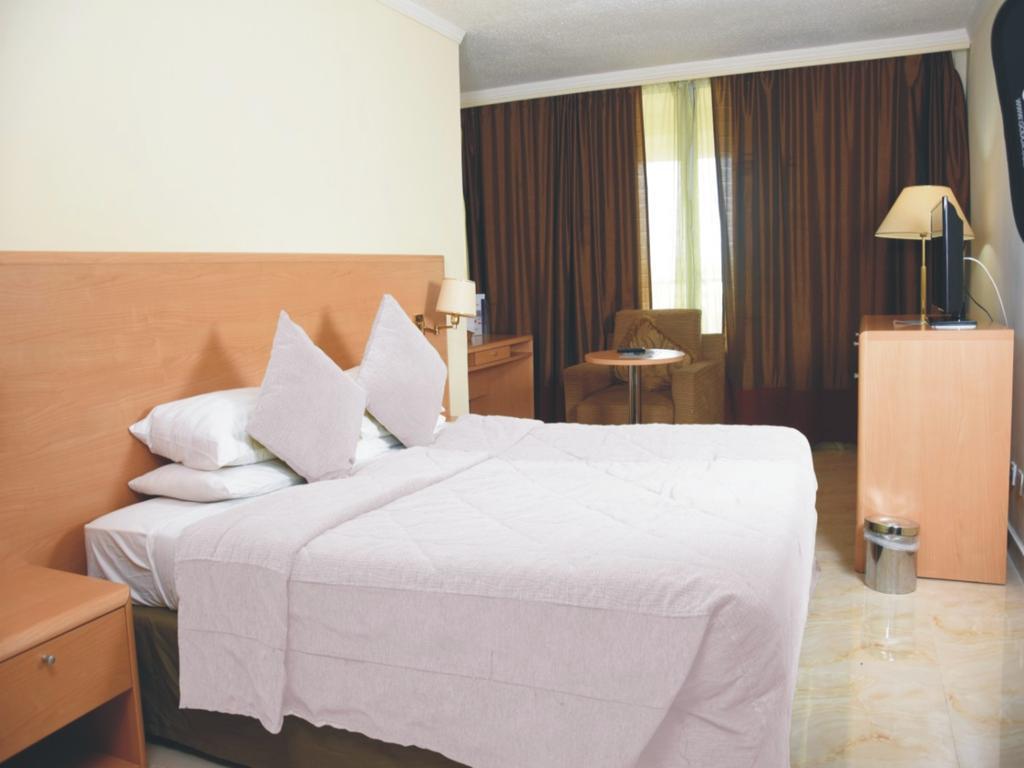 Отель Nicon Luxury Абуджа Экстерьер фото