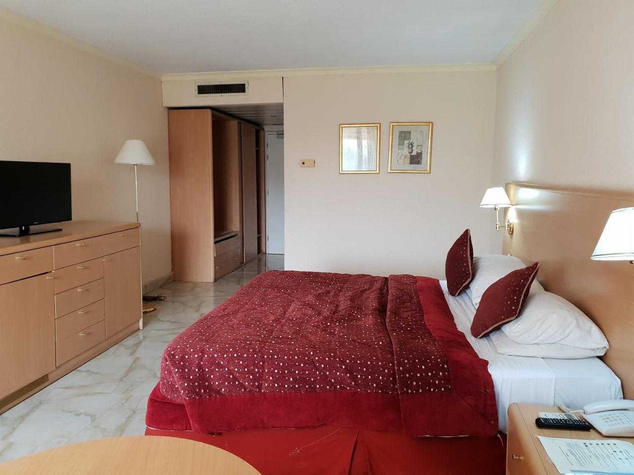 Отель Nicon Luxury Абуджа Экстерьер фото